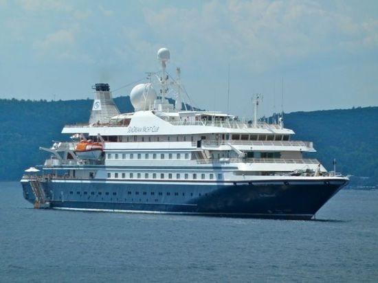  العراق: إخلاء سفينة في المياه الدولية بعد التصاق لغم بحري كبير فيها