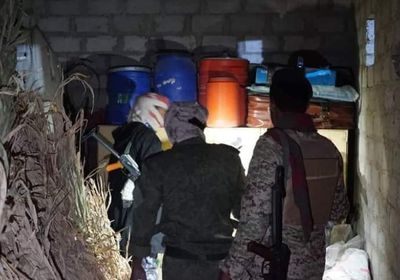 القبض على إرهابيين ومصادرة ذخائر في أوكار لـ"القاعدة" بحضرموت