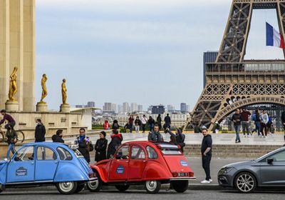 فرنسا تمدد حظر التجول في 15 منطقة