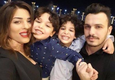 أحمد إبراهيم بصحبة زوجته الأولى بعد انفصاله عن أنغام