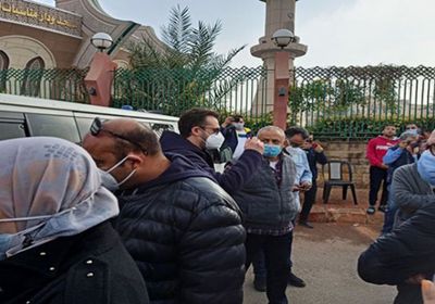 انتهاء جنازة وحيد حامد وانتقاله لمثواه الأخير