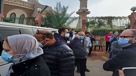 انتهاء جنازة وحيد حامد وانتقاله لمثواه الأخير