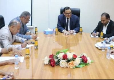 السقطري يبحث تنمية القطاعين الزراعي والسمكي