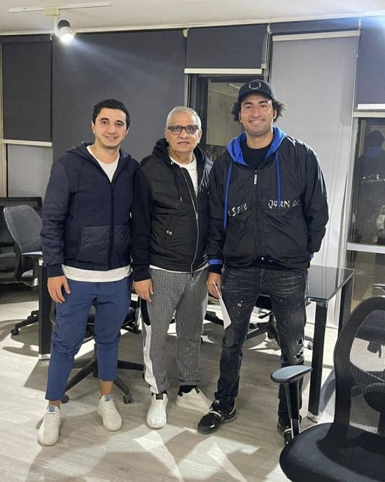 علي ربيع يتعاقد على فيلم "زومبي علي جنبي"