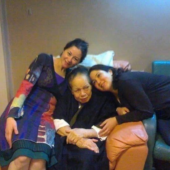 مي نور الشريف تحيي ذكرى وفاة جدتها