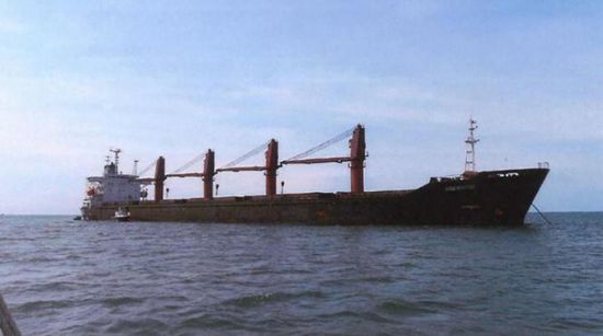 الحرس الثوري الإيراني يعتقل طاقم السفينة الكورية المحتجزة