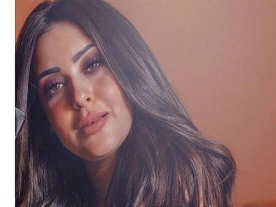 ميرنا نور الدين تعلن إصابة والدتها بفيروس كورونا