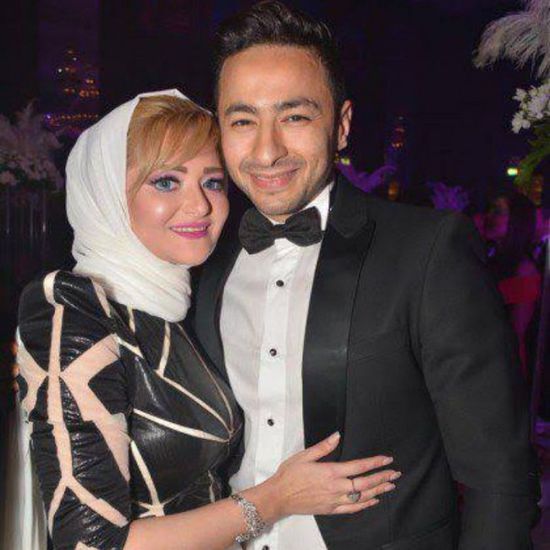 حمادة هلال يطلب الدعاء لزوجته بعد تعرضها لوعكة صحية