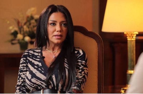 رانيا يوسف :لو كنت مكان دينا الشربيني مقبلش الجواز العرفي من عمرو دياب حتى لو بحبه