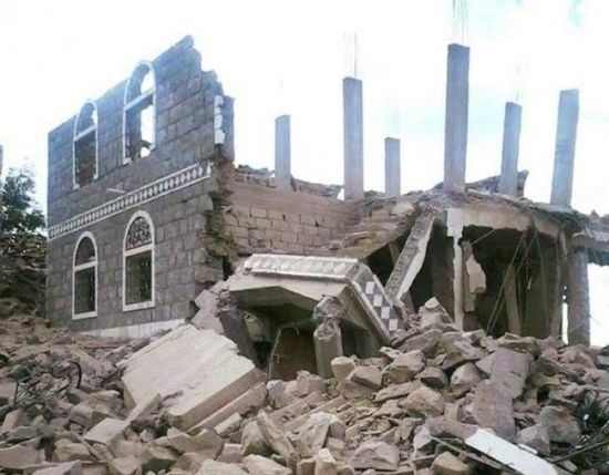الحوثيون وجرائم قصف المساكن.. مصلحة عسكرية وفجوة إنسانية