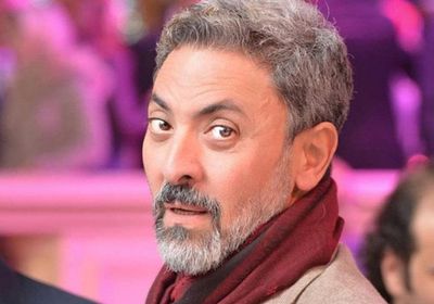 فتحي عبد الوهاب يمازح جمهوره بسبب فيروس كورونا