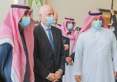 وزير الرياضة السعودي يستقبل إنفانتينو قبل زيارة مقر اتحاد الكرة