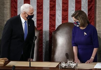 عودة مايك بنس إلى مجلس الشيوخ