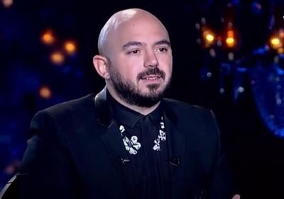 محمود العسيلي يهنئ الجمهور بعيد الميلاد المجيد