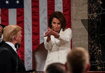 بيلوسي تدعو لتفعيل التعديل 25 من الدستور وعزل ترامب