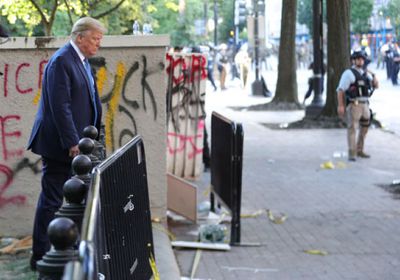 ترامب يتوعد المتسللين لـ"الكابيتول".. ويتعهد بنقل السلطة