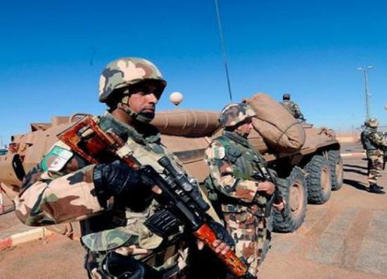 الجيش الجزائري يعثر على مخابئ للأسلحة شرق البلاد