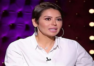 بعد تهنئة جمهورها بعيد الميلاد.. لقاء الخميسي ترد على هؤلاء