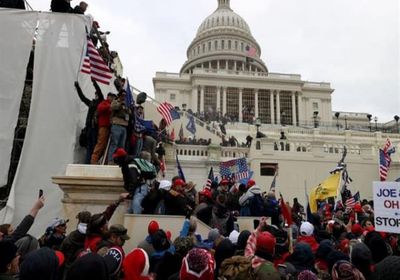 العدل الأمريكية توجه اتهامات لـ15 شخصًا في اقتحام الكونغرس
