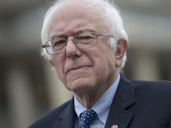 ساندرز مطالبا بعزل ترامب: لا يمكن أن يقود رئيسًا تمردًا