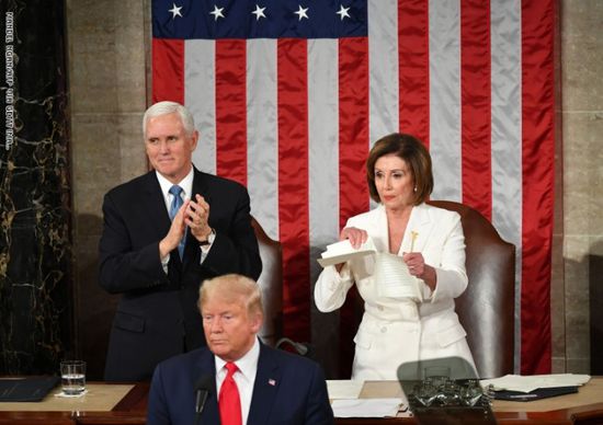 بيلوسي: ترامب خطير على أمريكا ويجب محاكمته