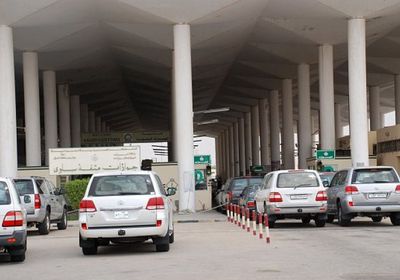 مصادر سعودية: عدة سيارات قطرية تستعد لدخول المملكة عبر منفذ سلوى