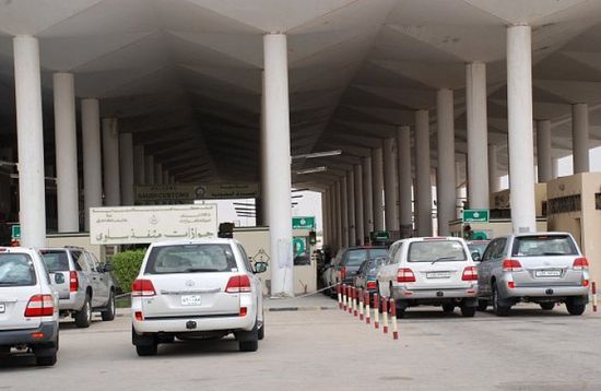 مصادر سعودية: عدة سيارات قطرية تستعد لدخول المملكة عبر منفذ سلوى