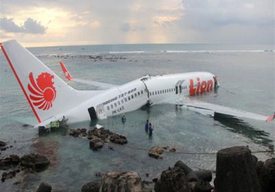 تحطم طائرة إندونيسية على متنها 56 راكبًا و6 من أفراد الطاقم