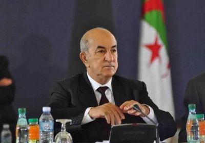 الرئيس الجزائري يقيل وزير النقل