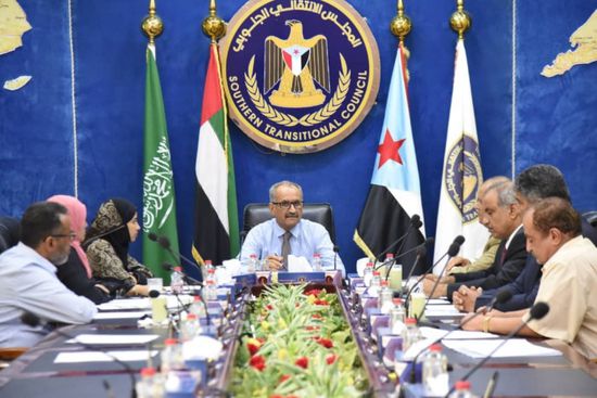 "رئاسة الانتقالي" تطالب حكومة المناصفة بالالتفات لأولوياتها