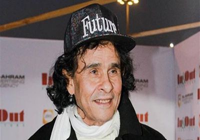 بالفيديو.. فنان مصري يبكي على الهواء بسبب تدهور حالته الصحية