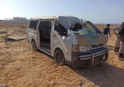 وفاة 7 ركاب في انقلاب حافلة بمنطقة حرحير