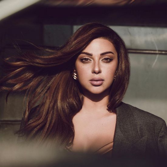 ميريام فارس تنصح جمهورها بالبقاء في المنزل (فيديو)