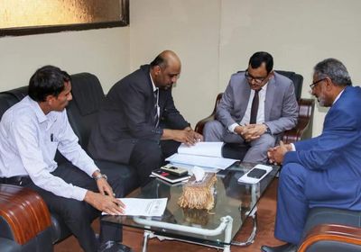 السقطري يناقش أولويات عمل القطاعين الزراعي والسمكي