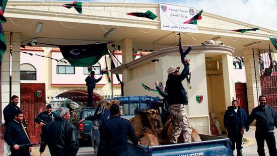 ترحيل 8 سجناء مصريين من سجون مليشيا طرابلس