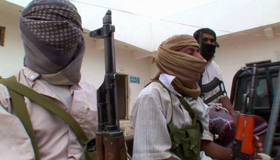 عكاظ: مليشيا الحوثي والإخوان وجهان لعملة واحدة