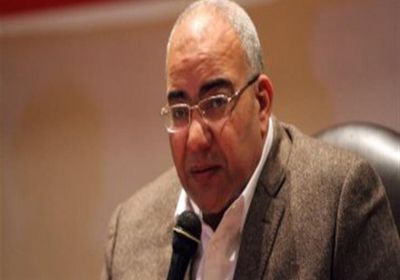 بيومي فؤاد يعلن وفاة والده