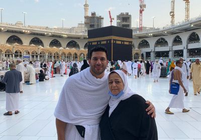 حسن الرداد يتذكر والدته الراحلة بصور من الطفولة