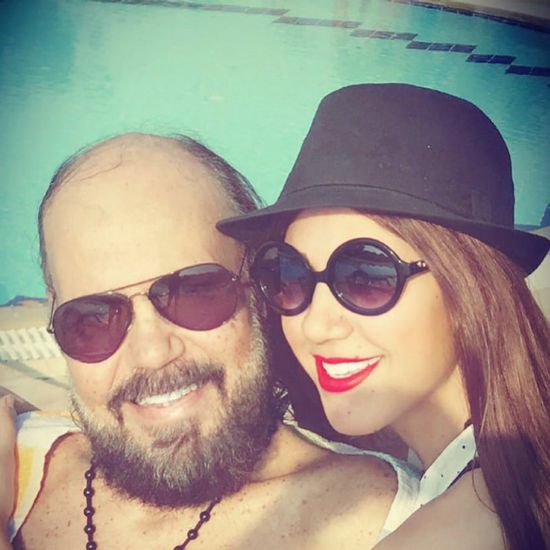 إيمي طلعت زكريا تنشر صورة نادرة لوالدها وتدعو له