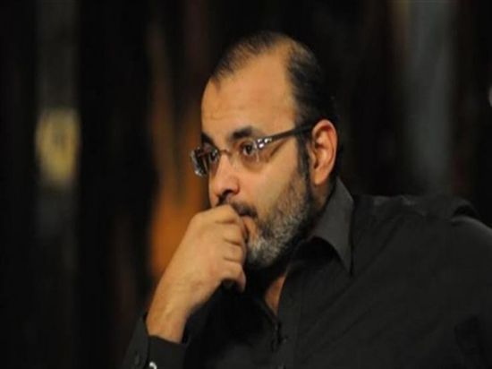 "مش سويقة".. أيمن بهجت قمر يطالب بالتحقيق مع رامي صبري بعد غنائه "شكرًا" لـ عمرو دياب