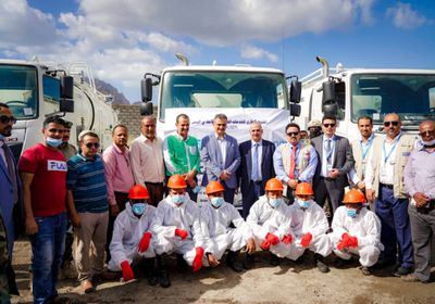 تزويد العاصمة عدن بأربع شاحنات مياه جديدة