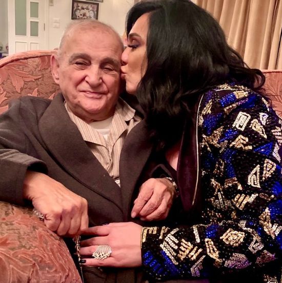 بصورة من طفولتها.. سلاف فواخرجي تحتفل بعيد ميلاد والدها