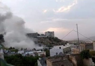 مليشيا الحوثي تقتحم الزواقر وتعدم شخصًا وتختطف آخرين
