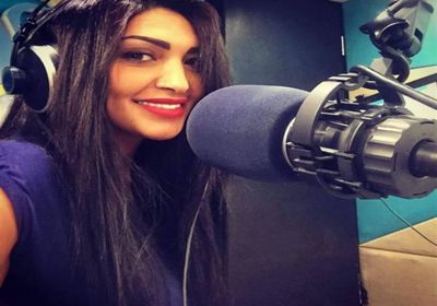 سالي عبد السلام تطلب من جمهورها الدعاء لوالدها بعد تعرضه لوعكة صحية