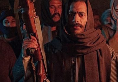 بالملابس الصعيدية والسلاح.. محمد رمضان ينشر صورة جديدة من "موسى"