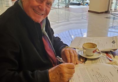 حسين فهمي يقابل أحمد زاهر في "فارس"