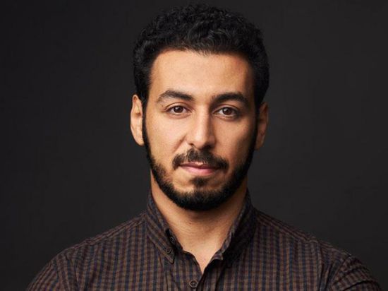 أول تعليق للمخرج علي العربي بعد مشاركة فيلمه "كباتن الزعتري" في مهرجان صاندانس