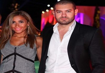 عمرو يوسف ودينا الشربيني يجتمعان في برنامج جديد (فيديو)