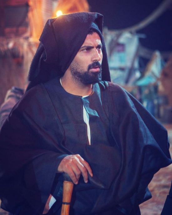 "شيخ مطاريد المبدعين".. محمد سامي بلوك صعيدي من كواليس مسلسل "نسل الأغراب"