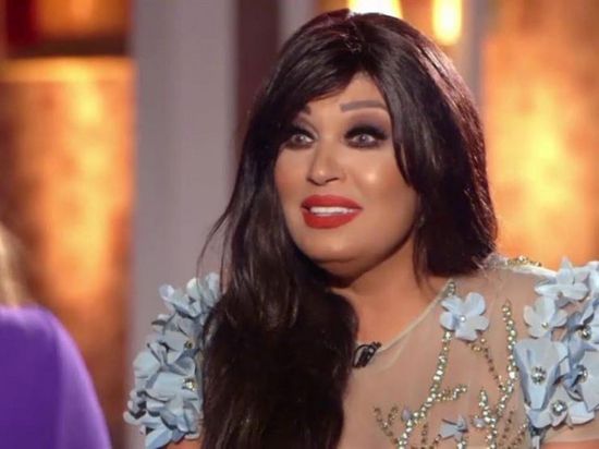 بالفيديو.. فيفي عبده تكشف حقيقة ارتدائها الحجاب